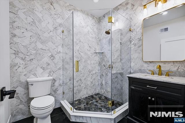 578 Pine Avenue, Saddle Brook, NJ 07663