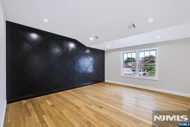 578 Pine Avenue, Saddle Brook, NJ 07663
