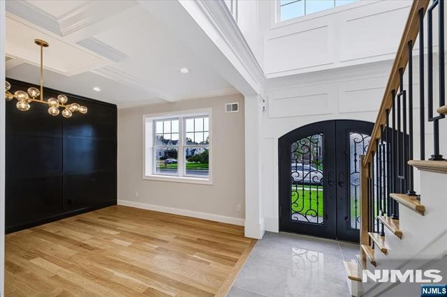 578 Pine Avenue, Saddle Brook, NJ 07663