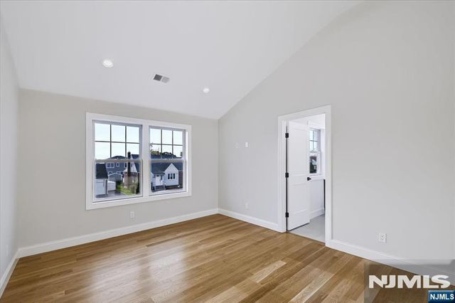 578 Pine Avenue, Saddle Brook, NJ 07663
