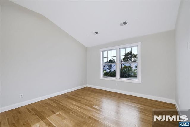 578 Pine Avenue, Saddle Brook, NJ 07663