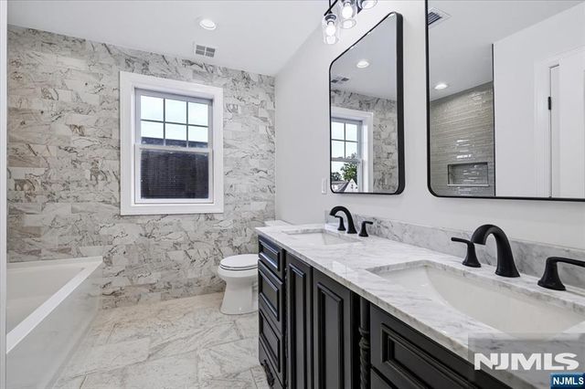 578 Pine Avenue, Saddle Brook, NJ 07663