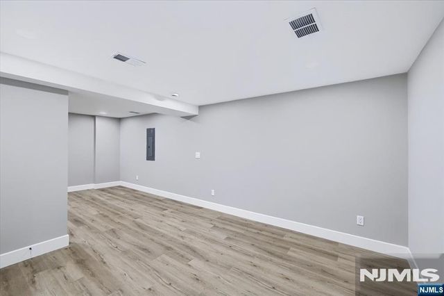 578 Pine Avenue, Saddle Brook, NJ 07663