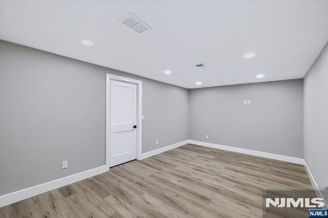 578 Pine Avenue, Saddle Brook, NJ 07663