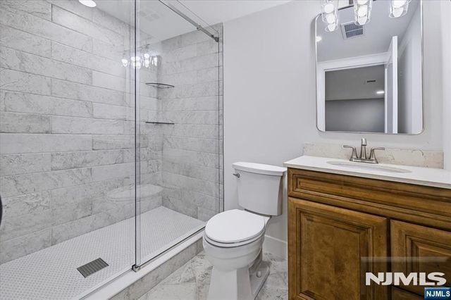 578 Pine Avenue, Saddle Brook, NJ 07663