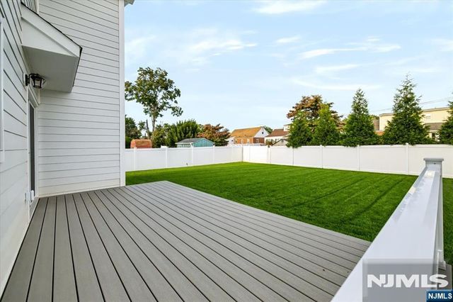 578 Pine Avenue, Saddle Brook, NJ 07663