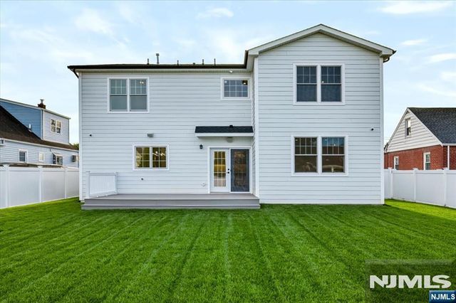 578 Pine Avenue, Saddle Brook, NJ 07663