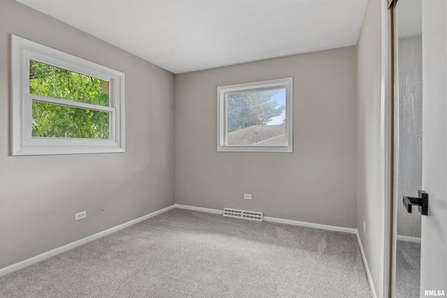 28 BEL AIRE Drive, Springfield, IL 62703