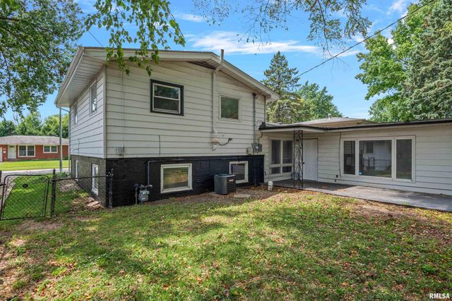 28 BEL AIRE Drive, Springfield, IL 62703