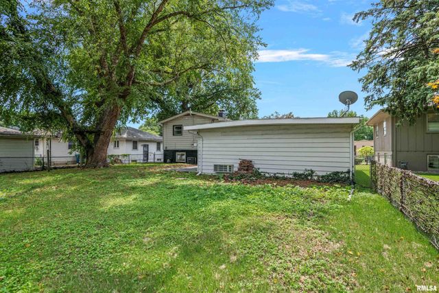 28 BEL AIRE Drive, Springfield, IL 62703