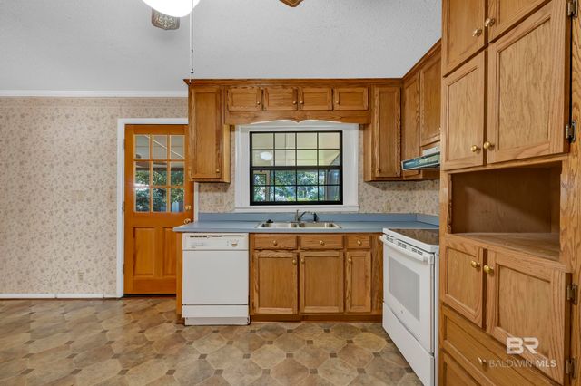 610 Johnson Avenue, Fairhope, AL 36532