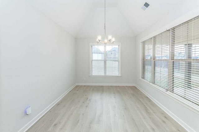 5143 E LAWRENCEBURG LN, Lakeland, TN 38002