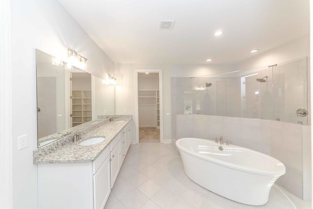 5143 E LAWRENCEBURG LN, Lakeland, TN 38002