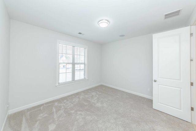 5143 E LAWRENCEBURG LN, Lakeland, TN 38002