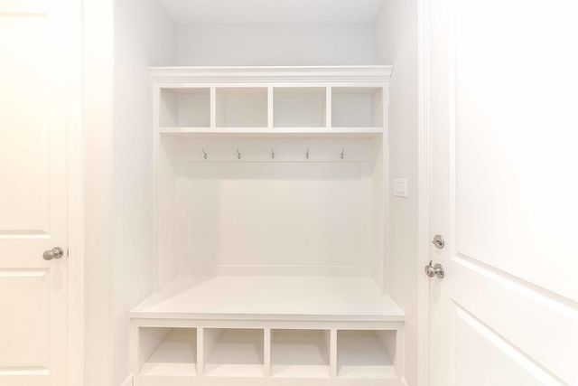 5143 E LAWRENCEBURG LN, Lakeland, TN 38002