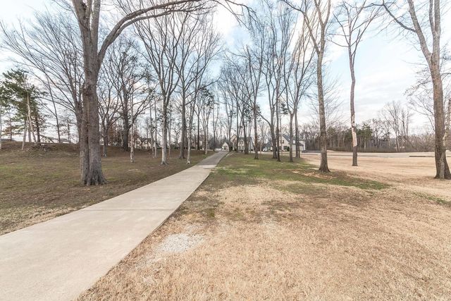 5143 E LAWRENCEBURG LN, Lakeland, TN 38002