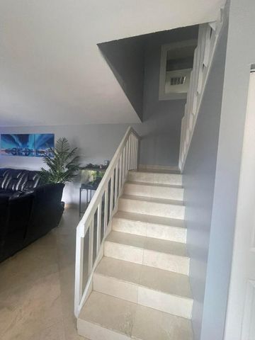 47 Lake Arbor Drive, Palm Springs, FL 33461