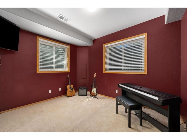 1410 Wildrose Dr, Longmont, CO 80503