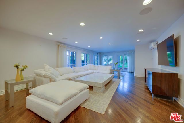 616 N Maple Drive, Beverly Hills, CA 90210