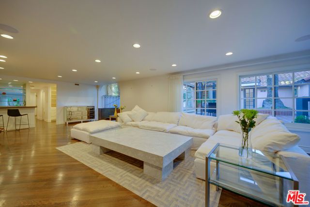 616 N Maple Drive, Beverly Hills, CA 90210