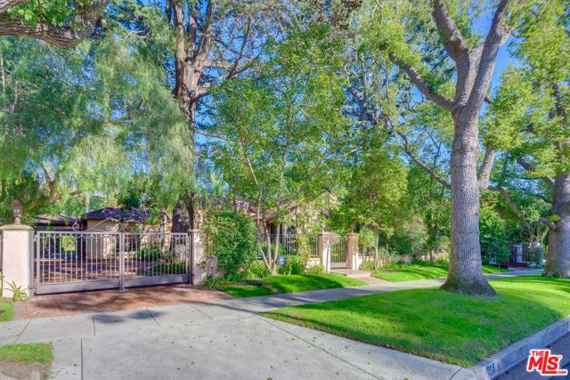 616 N Maple Drive, Beverly Hills, CA 90210