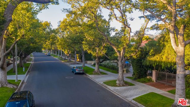 616 N Maple Drive, Beverly Hills, CA 90210