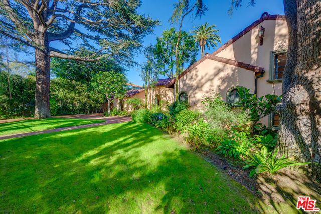 616 N Maple Drive, Beverly Hills, CA 90210