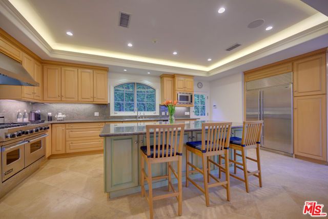 616 N Maple Drive, Beverly Hills, CA 90210