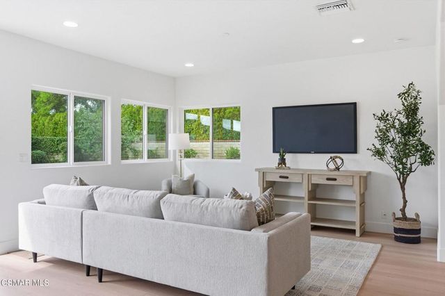 5733 Carell Avenue, Agoura Hills, CA 91301