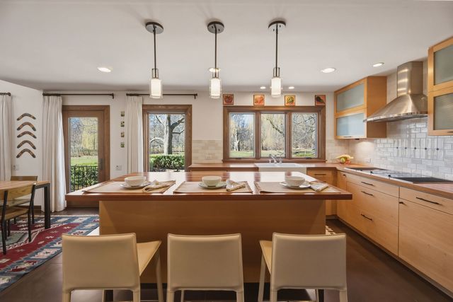 568 Plymouth Drive, Inverness, IL 60067