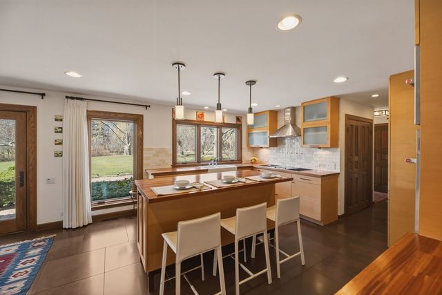 568 Plymouth Drive, Inverness, IL 60067