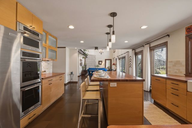 568 Plymouth Drive, Inverness, IL 60067