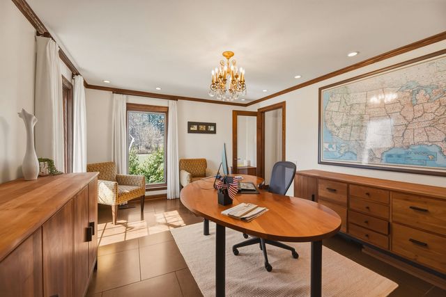 568 Plymouth Drive, Inverness, IL 60067