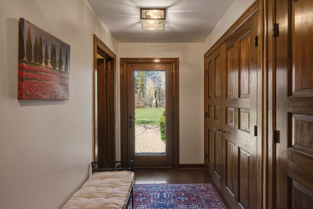 568 Plymouth Drive, Inverness, IL 60067