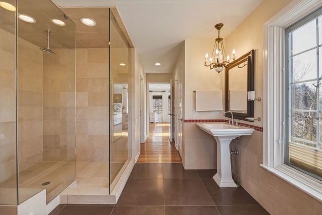 568 Plymouth Drive, Inverness, IL 60067