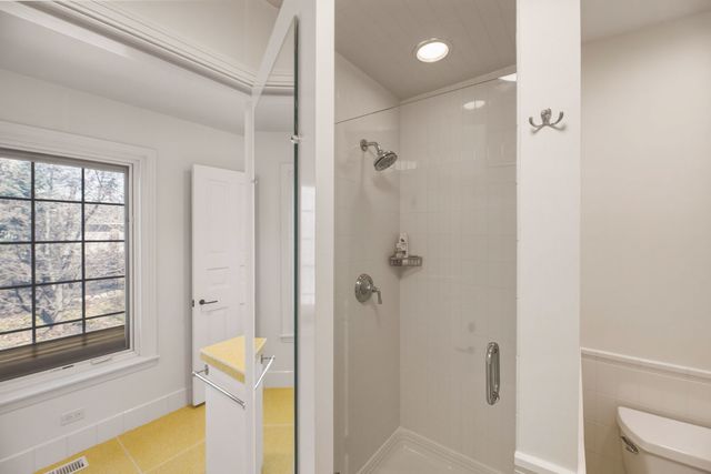 568 Plymouth Drive, Inverness, IL 60067