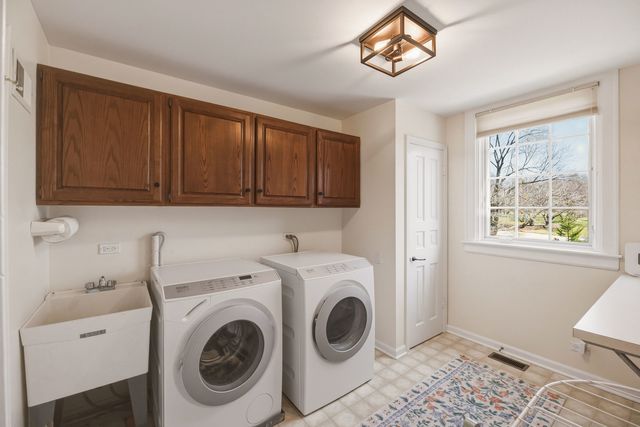 568 Plymouth Drive, Inverness, IL 60067