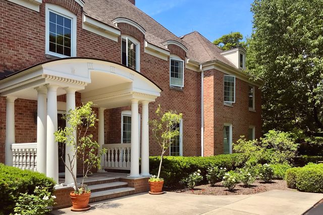 568 Plymouth Drive, Inverness, IL 60067