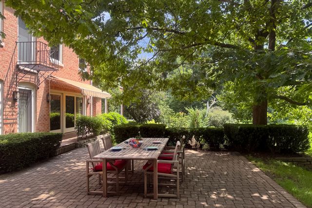 568 Plymouth Drive, Inverness, IL 60067