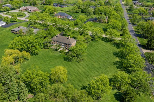 568 Plymouth Drive, Inverness, IL 60067