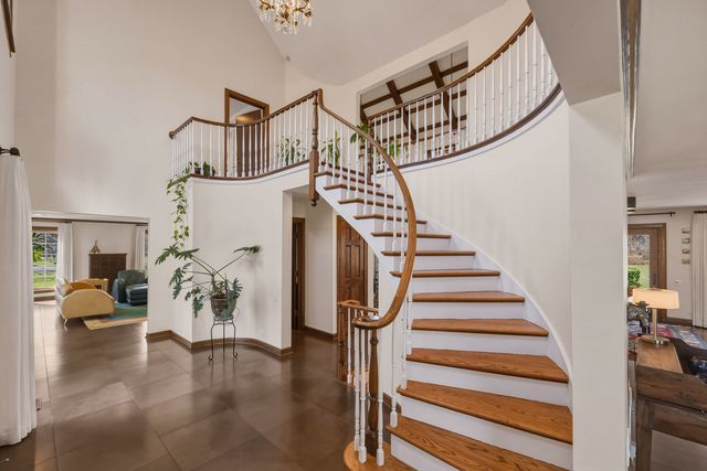 568 Plymouth Drive, Inverness, IL 60067