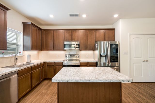 3303 Sweetwater Way, Sherman, TX 75090