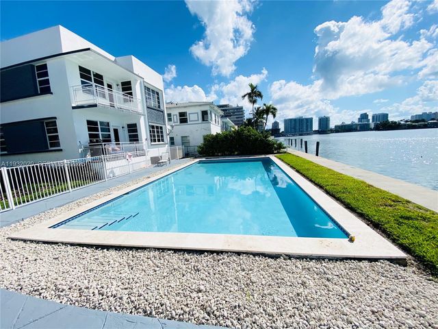 960 Bay Dr 902, Miami Beach, FL 33141