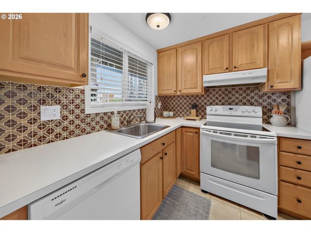 1500 NORKENZIE Rd, Eugene, OR 97401