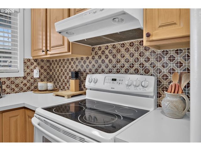 1500 NORKENZIE Rd, Eugene, OR 97401