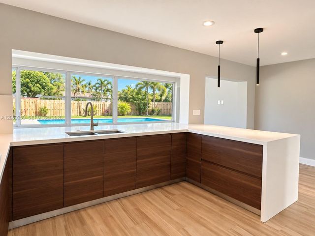 401 S Highland Drive, Hollywood, FL 33021