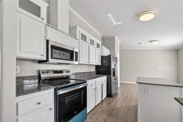 8907 County Road 511, Rosharon, TX 77583