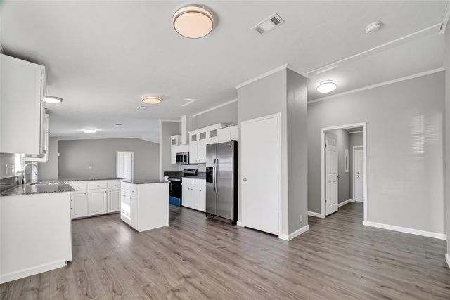 8907 County Road 511, Rosharon, TX 77583