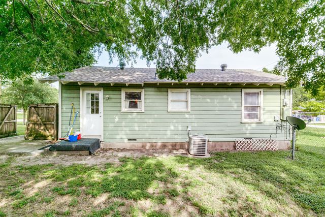 10376 Bel Aire Drive, Dallas, TX 75218