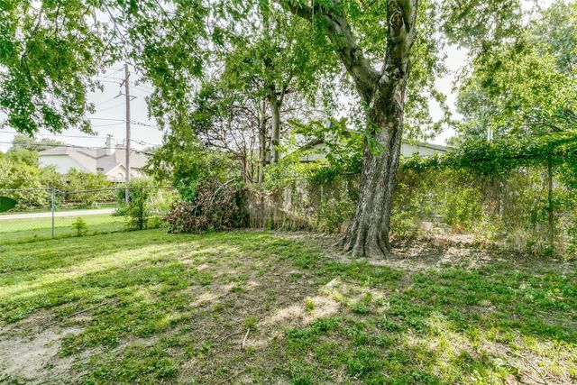 10376 Bel Aire Drive, Dallas, TX 75218